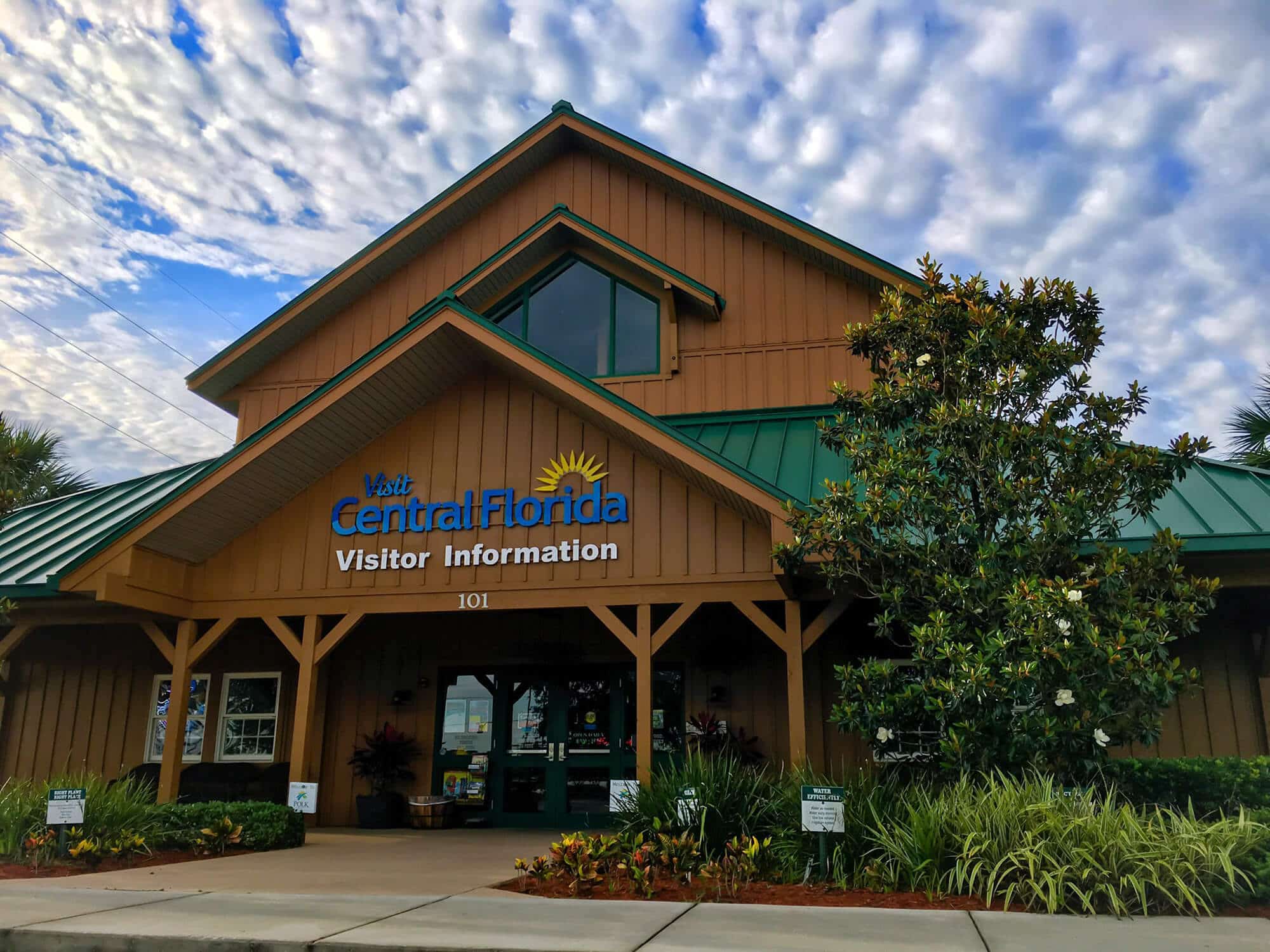 Front entrance of Central Florida's Visitor Information Center in Davenport, FL