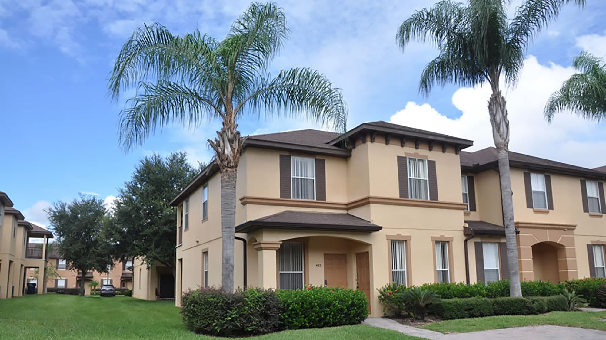 exterior of townhome at Regal Palms in Davenport, available for rent through SunKiss Villas